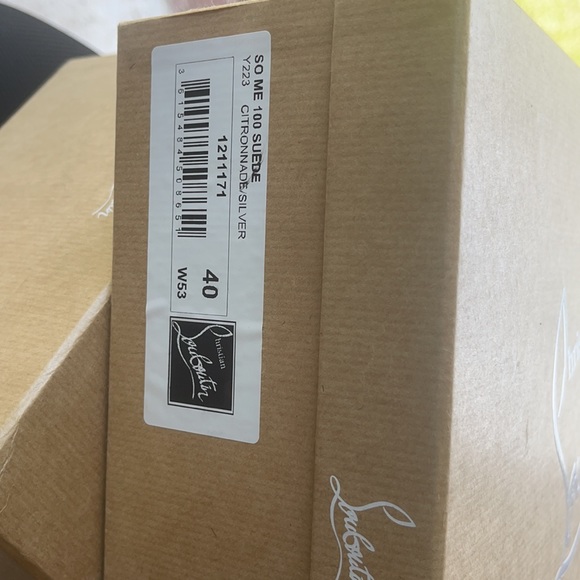 Size 40 new Black Louboutin heels .. with box and both dust bags - Picture 2 of 5